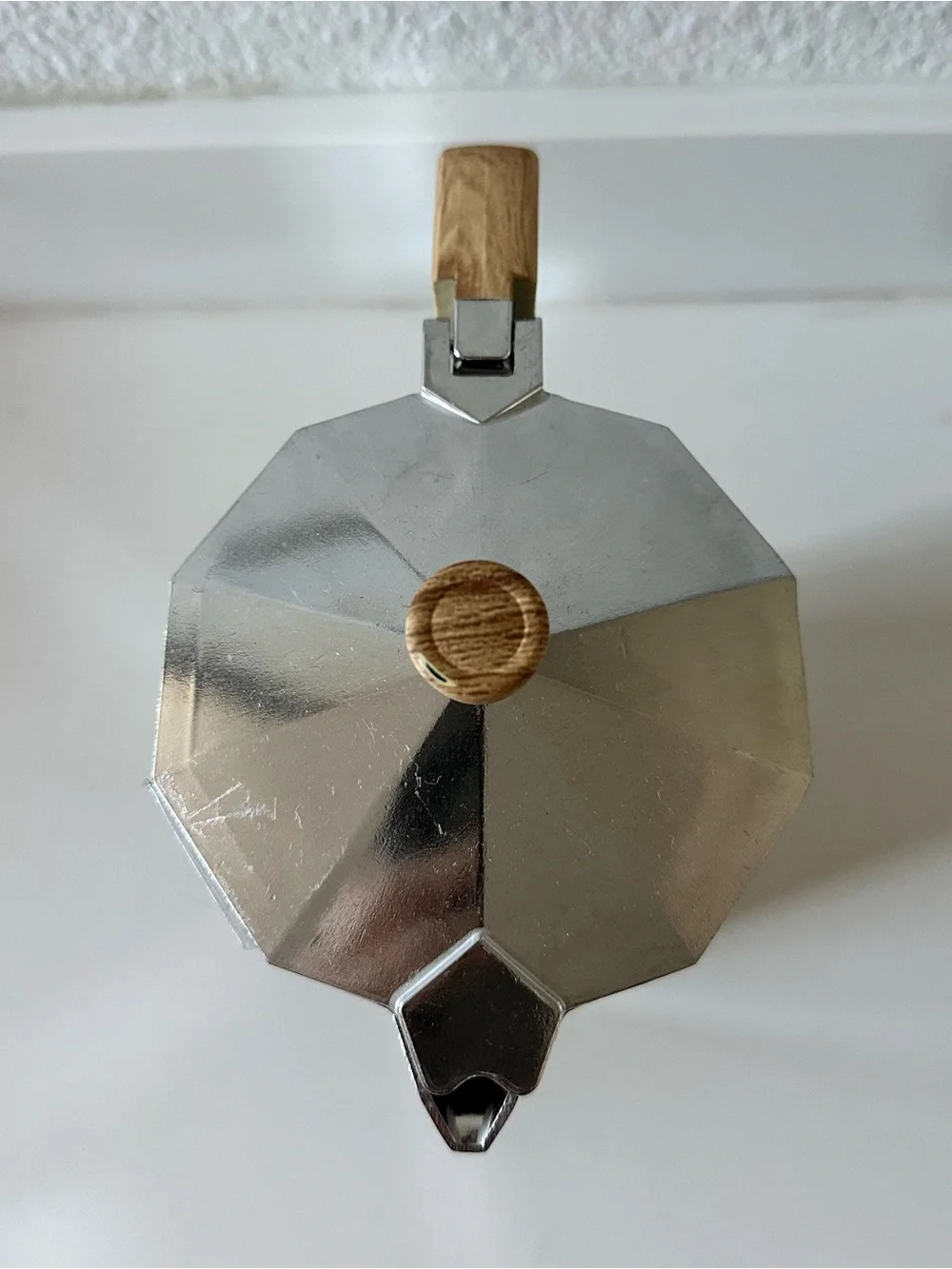 Aluminum Stovetop Espresso Moka Pot with Wood-Tone Handle (Silver)